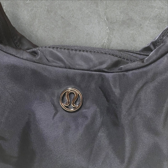 Lululemon Shoulder Bag 4L - Black - Picture 4 of 7